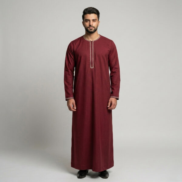 Minimalist Embroidered Men's Maroon Thobe